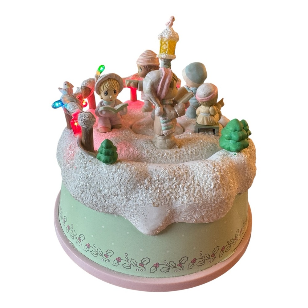 Vintage Christmas Precious Moments Action Musical Peace On Earth Lights-Up Turns
